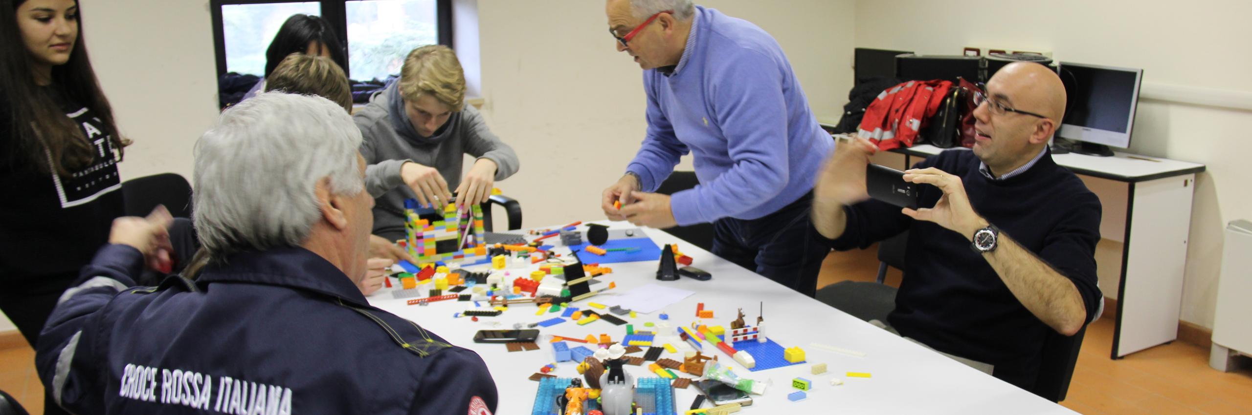sessione di Lego Serious Play con Croce Rossa