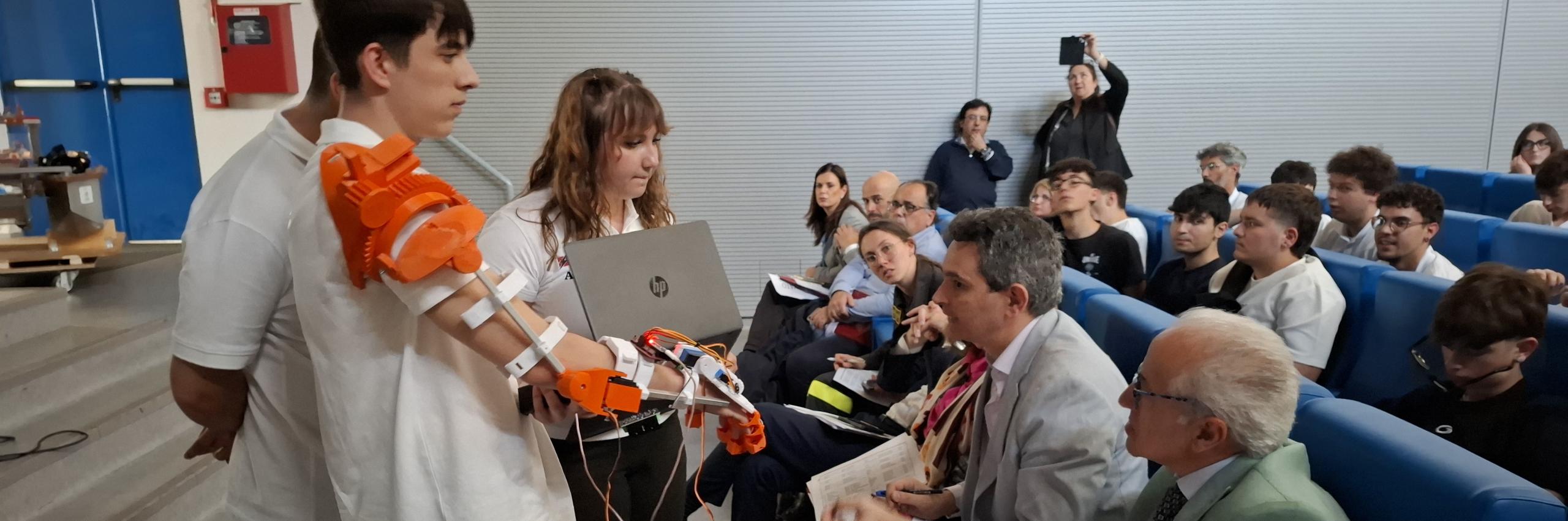 RomeCup 2026: il progetto Aura dell’Avogadro di Vercelli vince il contest creativo Cobot