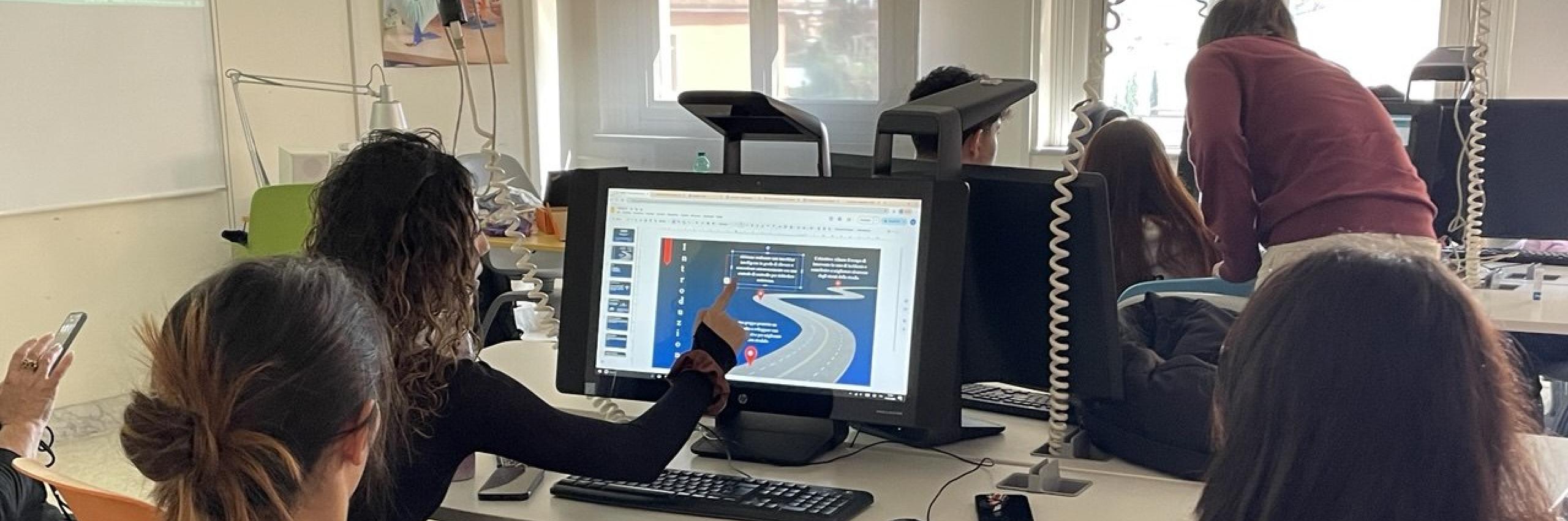 Gli studenti del liceo Gullace si preparano al contest creativo TirBOT