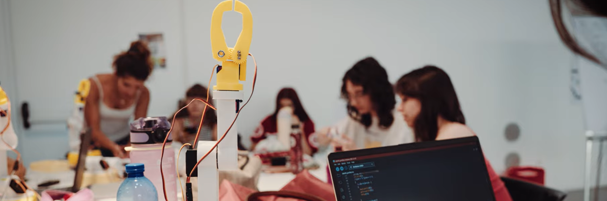 A StemDays 2026 le ragazze di Miss Robot progettano, costruiscono e imparano facendo