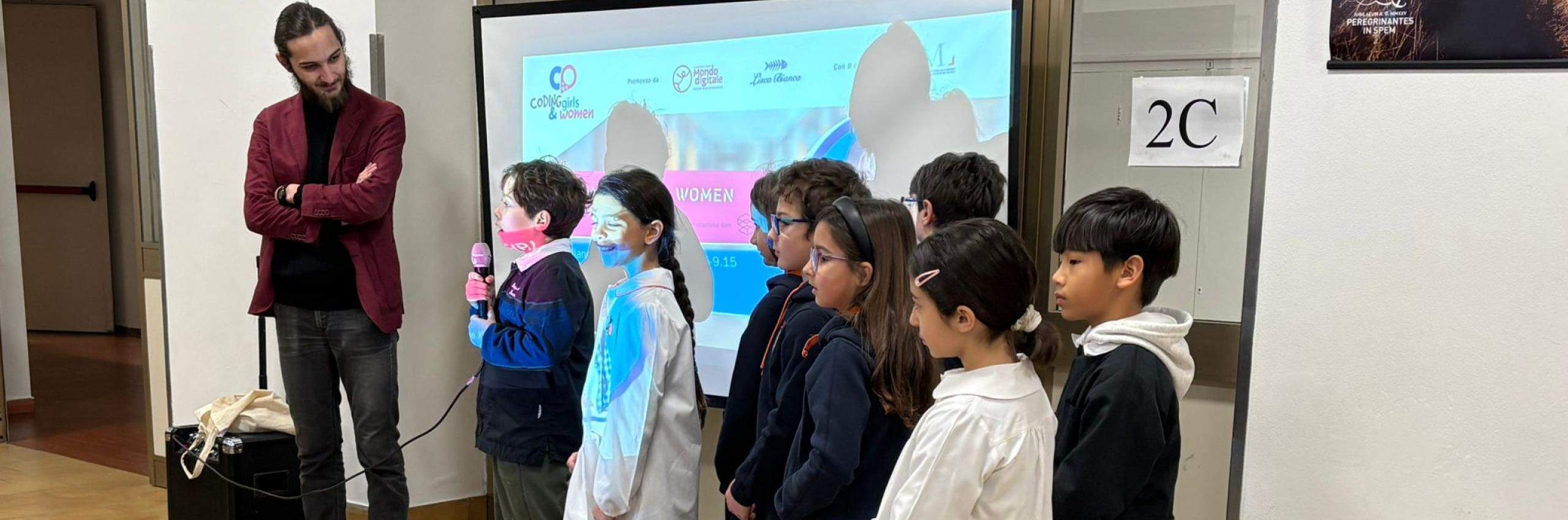 A Milano il coding diventa narrazione con i piccoli programmatori della primaria 