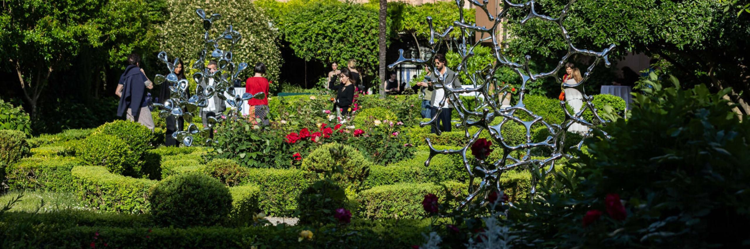 Le opere di Loris Cecchini negli orti botanici di Milano e Roma