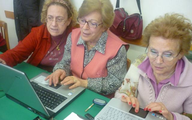 alfabetizzazione digitale e funzionale per gli anziani