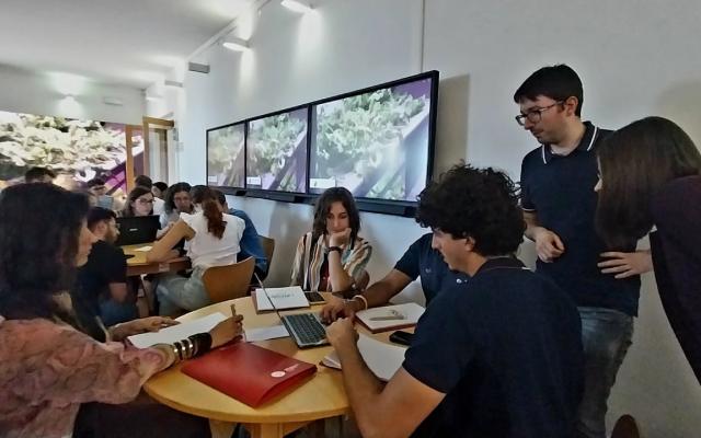 Il ruolo dell’intelligenza artificiale nei percorsi scolastici e professionali