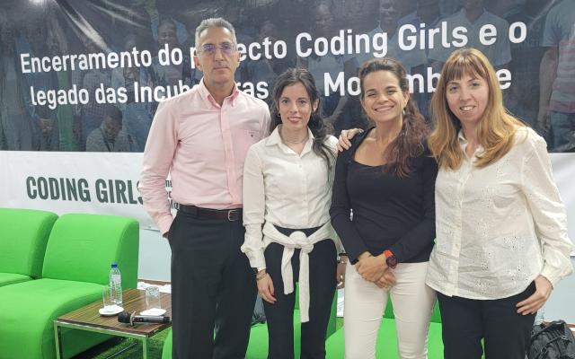 Coding Girls in Mozambico