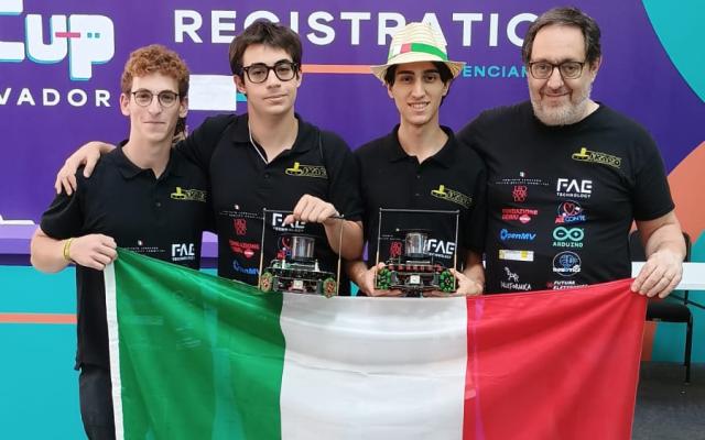 Il team Ikaro con Paolo Torda