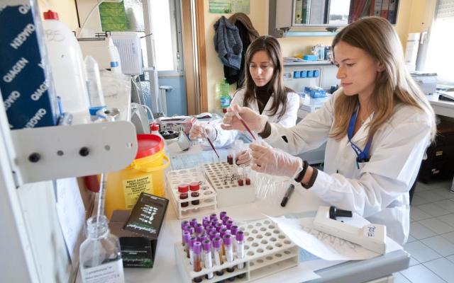 Studenti volontari con Ail Bologna