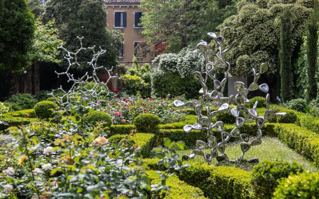 Le opere di Loris Cecchini negli Orti Botanici di Milano e Roma 