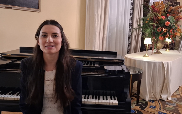 Mojca Pregeljc suona per Conoscenza che connette